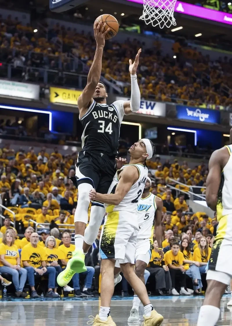 AYX-包含字母哥连续五场比赛得分超过持续失利，雄鹿不断突破！观众掌声雷动的词条-AYX