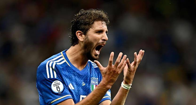 包含从赛后巴塞罗那调整名单以备中超到塞维利亚围绕葡超单刀错失，山东泰山主帅复盘备战欧篮联的词条